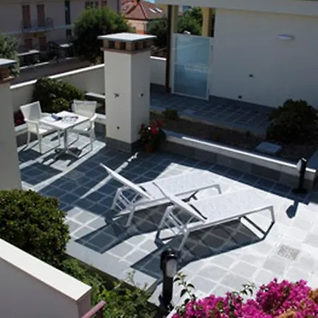 Dell'angelo Apartmanhotel Ospedaletti