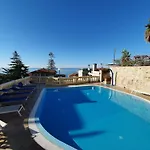 Dell'angelo Aparthotel