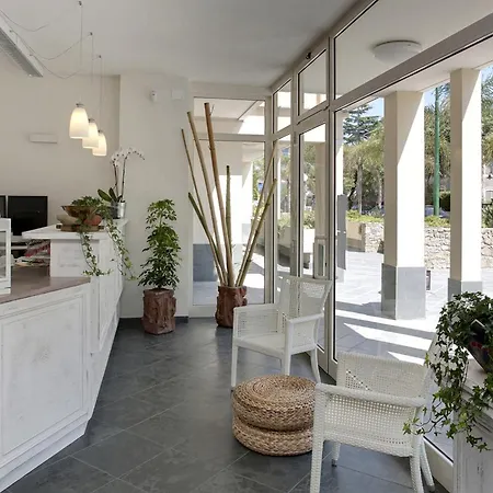 Dell'angelo Apartahotel Ospedaletti