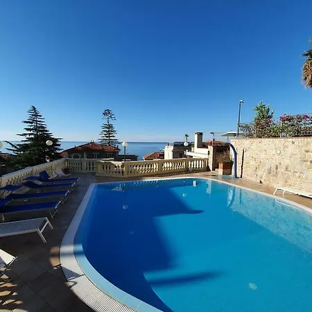 Dell'angelo Aparthotel